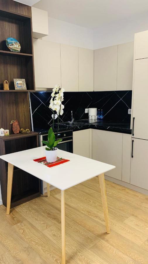 Proper Central Apartment Тирана Экстерьер фото